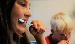 吃瓜后喉咙发涩,原因与缓解方法