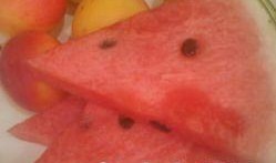 锡盟维多利吃瓜,吃瓜群众的欢乐盛宴