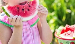 小孩吃瓜上火吗