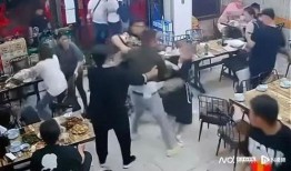 唐山打人吃瓜视频集锦,视频集锦揭示暴力冲突瞬间