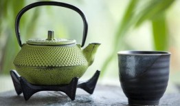 翩若惊鸿茶壶吃瓜,品味生活里的瓜香四溢