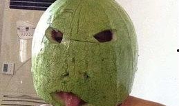 吐舌吃瓜